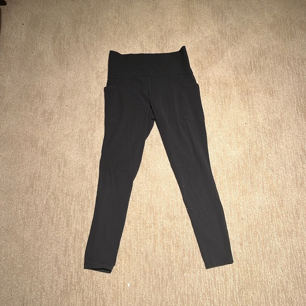 Athleta salutation stash pocket leggings medium